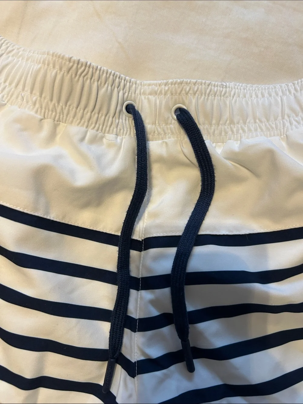 Minnow Boys White & Navy Striped swim shorts size 8